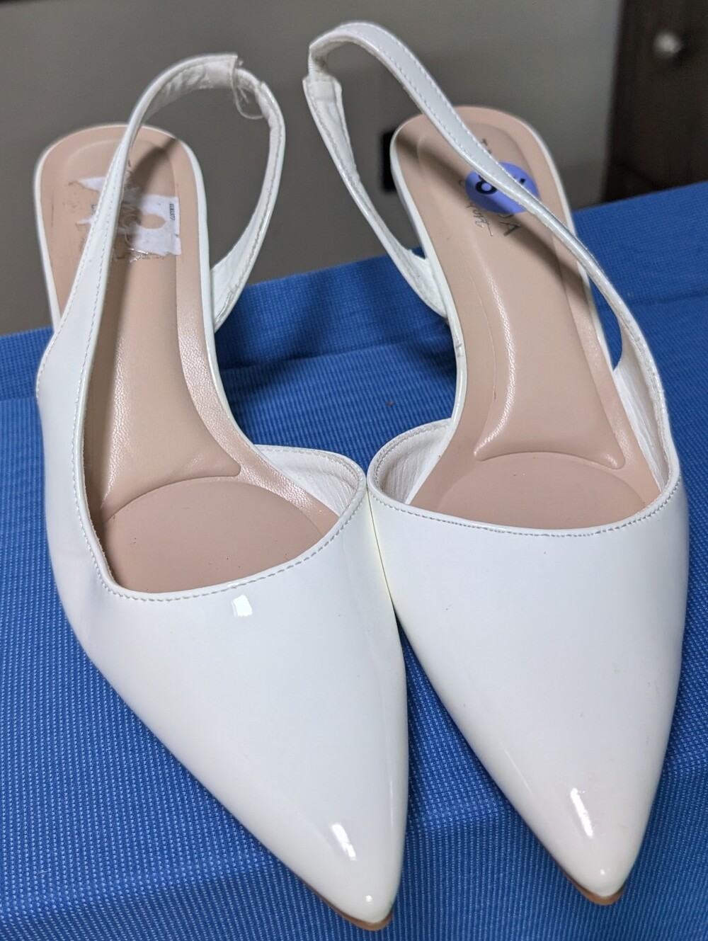 Top Moda Slingback Heels 8.5 White Kitten Heels Vinyl Shiny Glossy Pointed